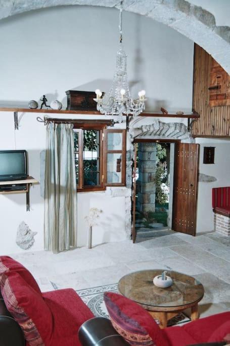 Traditional Villa With Pool In Sfakia Imbros 外观 照片