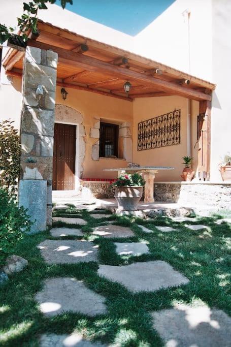 Traditional Villa With Pool In Sfakia Imbros 外观 照片