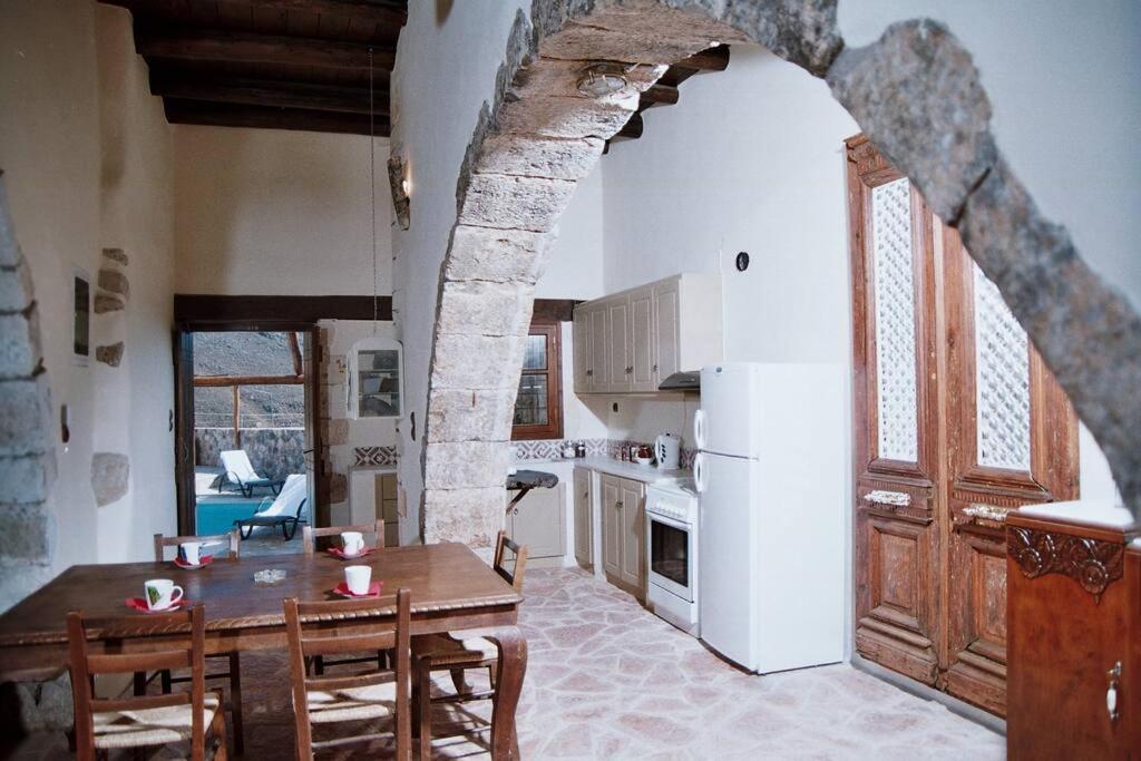 Traditional Villa With Pool In Sfakia Imbros 外观 照片